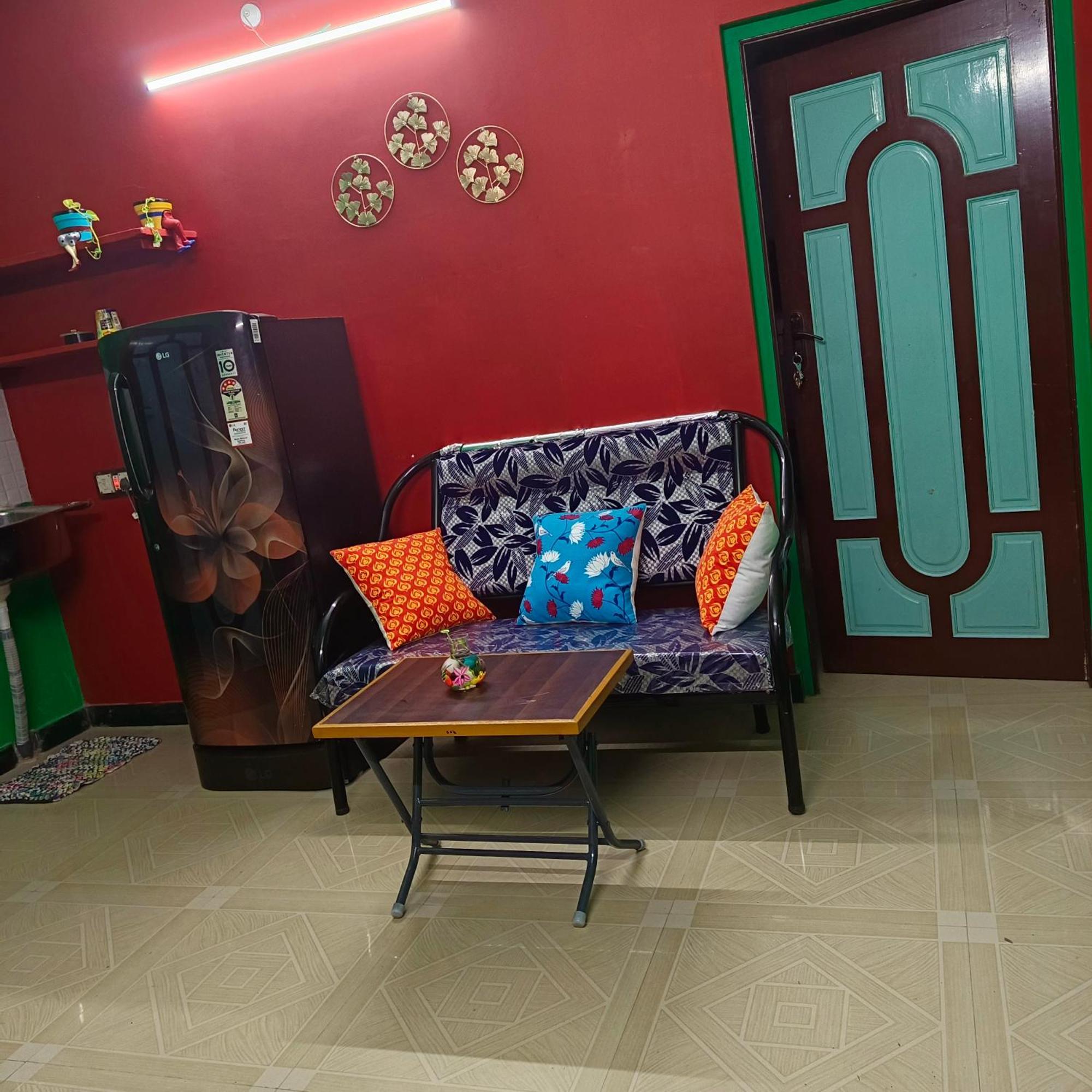 Blue Waves Homestay Puducherry Eksteriør billede