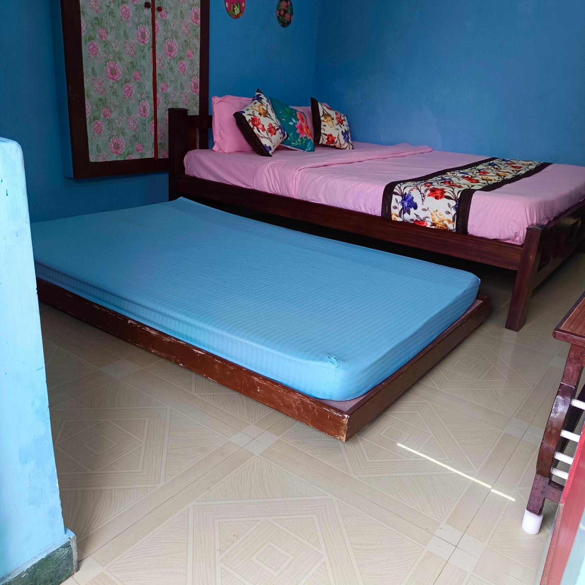 Blue Waves Homestay Puducherry Eksteriør billede