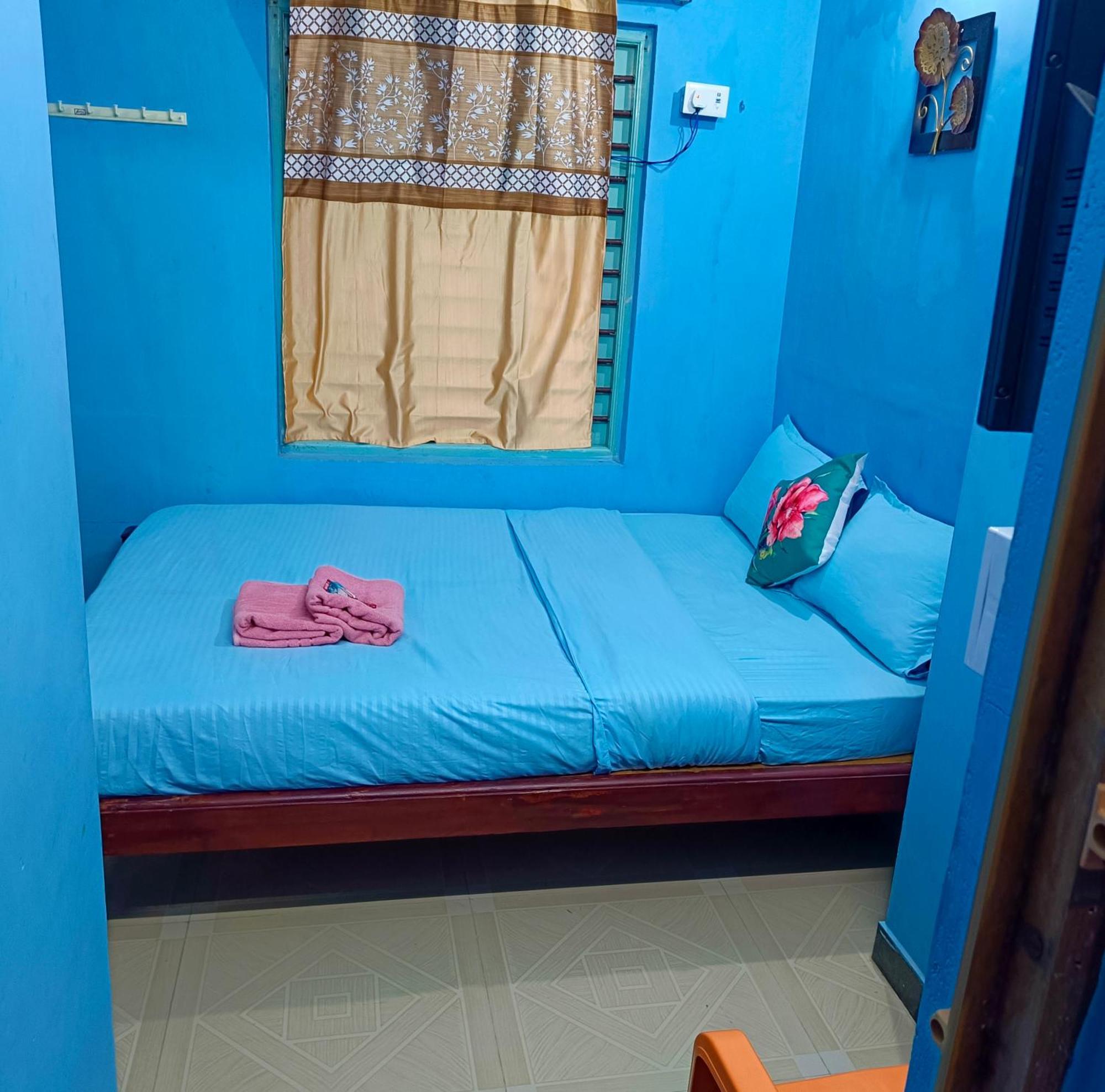Blue Waves Homestay Puducherry Eksteriør billede