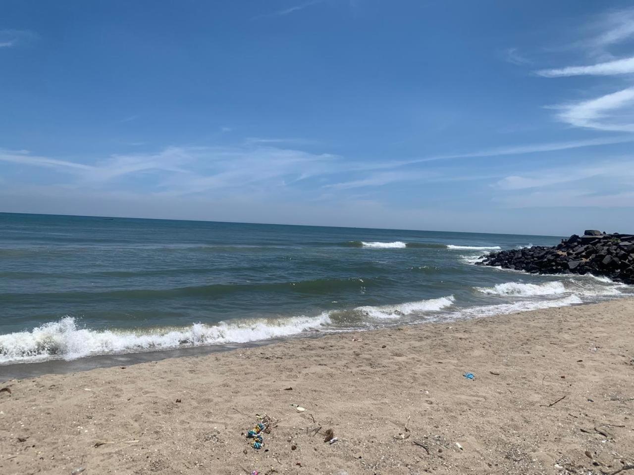 Blue Waves Homestay Puducherry Eksteriør billede