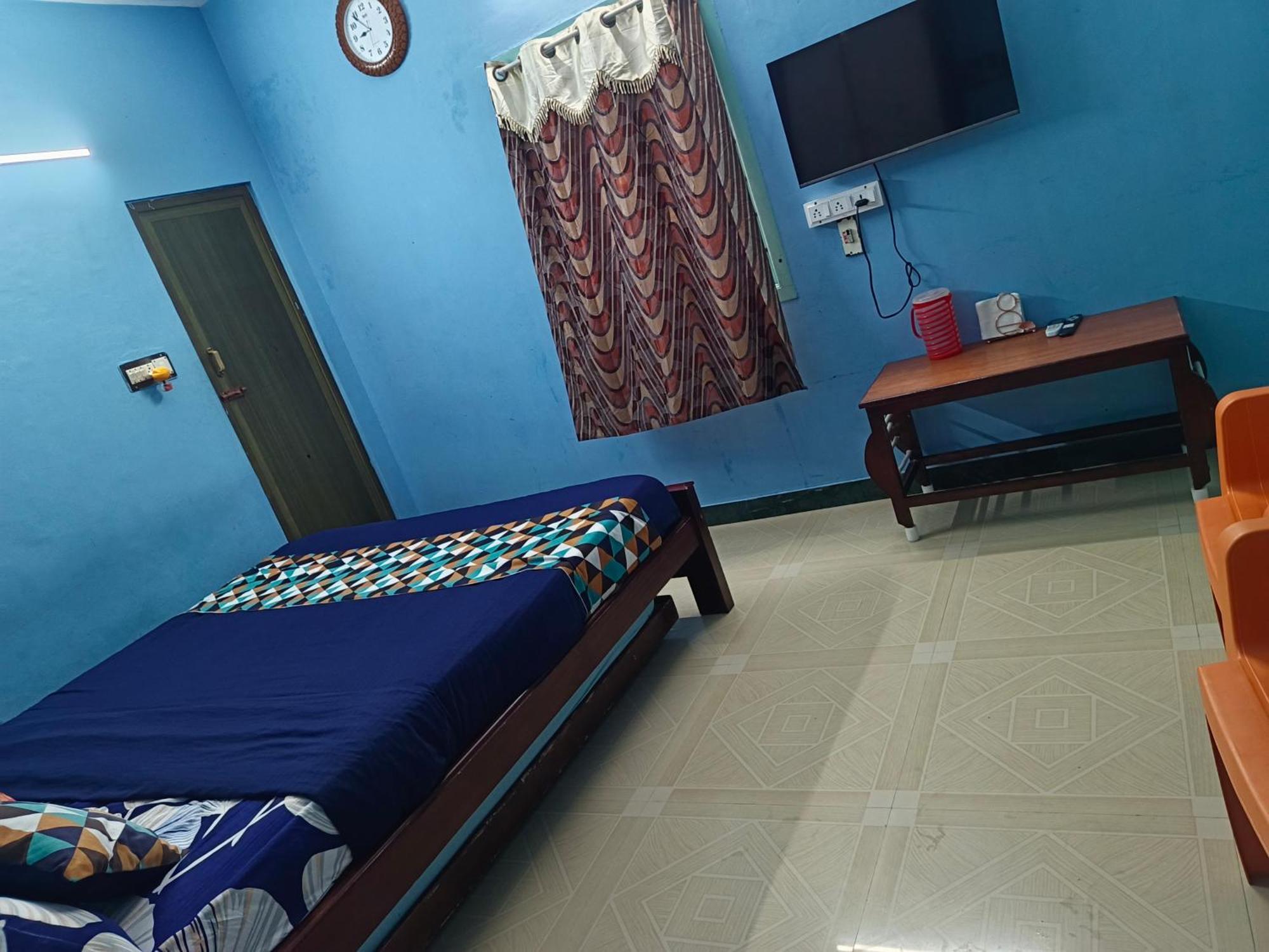Blue Waves Homestay Puducherry Eksteriør billede
