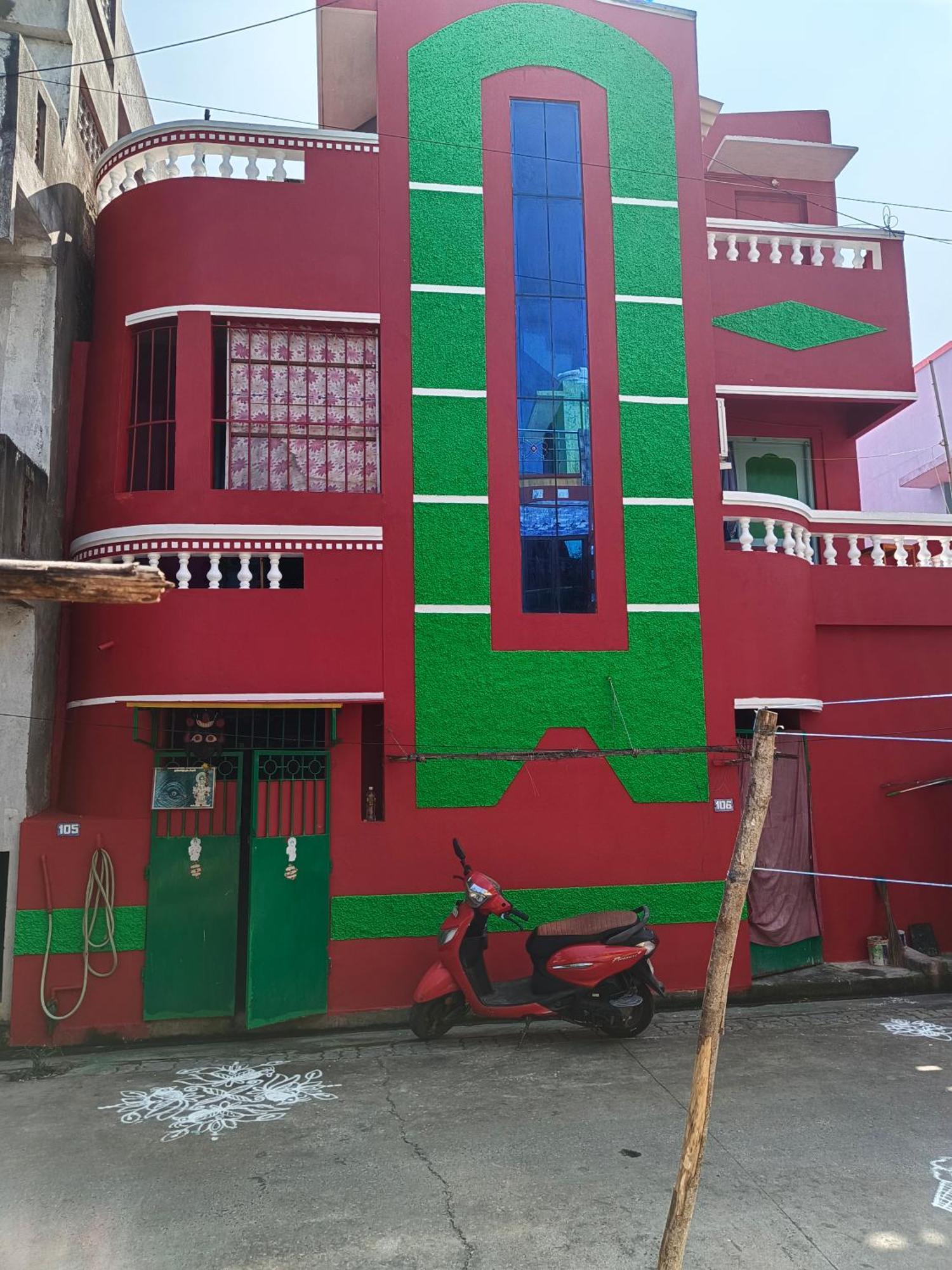 Blue Waves Homestay Puducherry Eksteriør billede