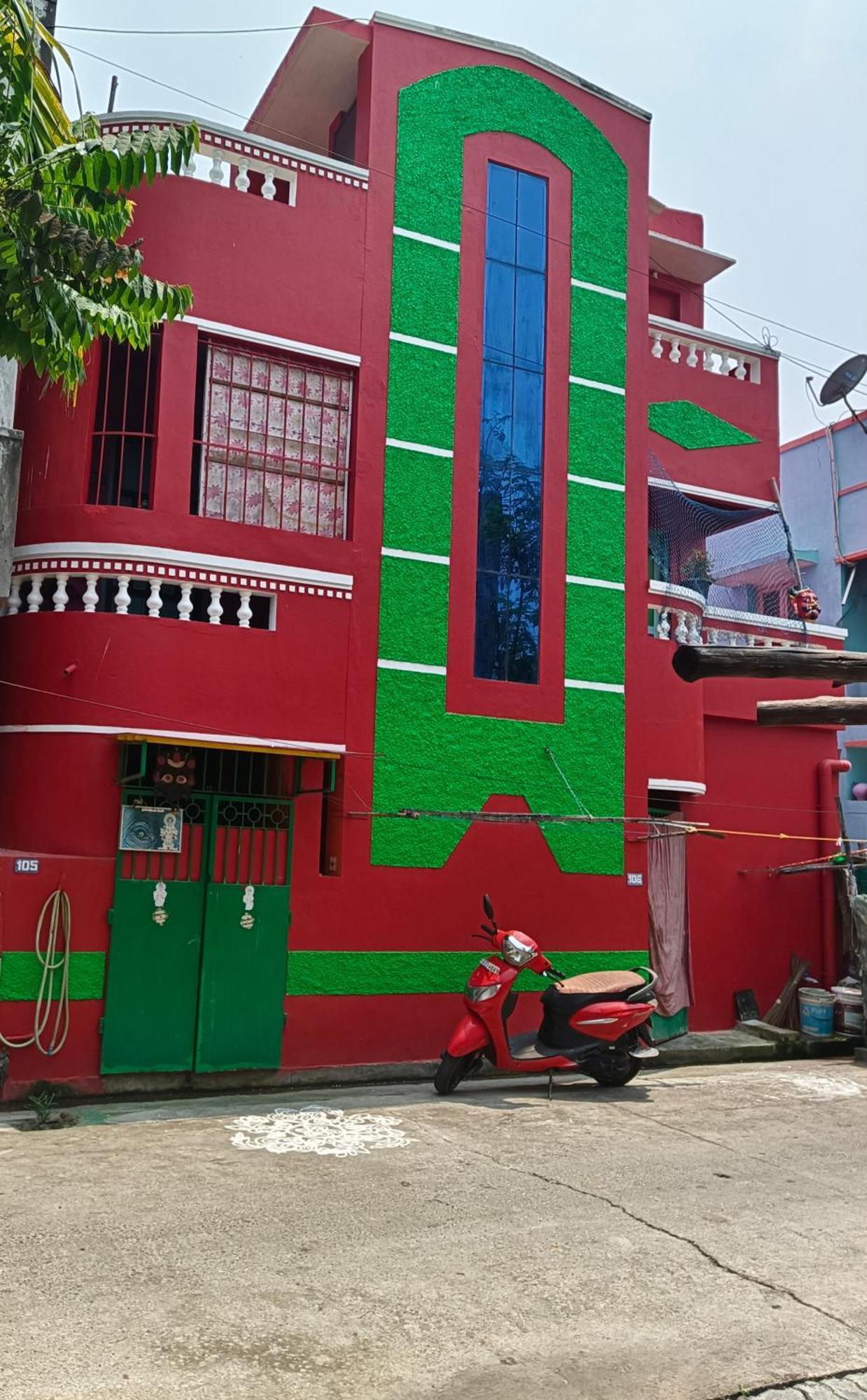 Blue Waves Homestay Puducherry Eksteriør billede
